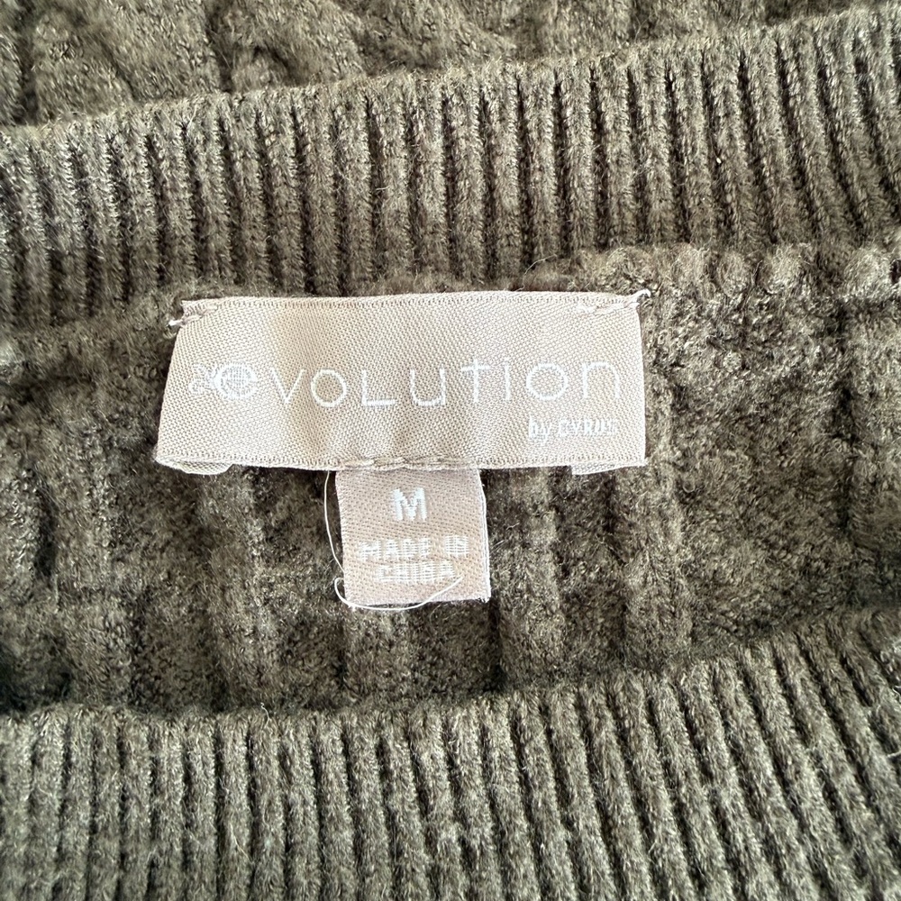 Evolution by Cyrus Aneesa Cable Knit Asymmetric Hem Sweater Olive Green Sz M - Picture 4 of 11